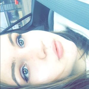 Meet your Posher, Chloe